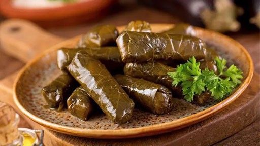 Dolma with grape leaves (10 p.)